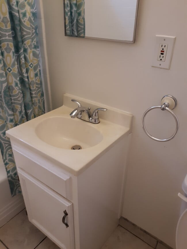 Bach sink - 5592 Kinston Ave