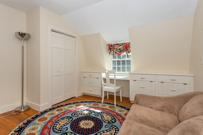 Building Photo - 34 Brush Hill Ln