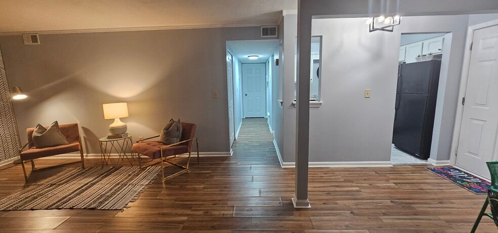 Entire unit is freshly painted and new flooring - 408 La Fontenay Ct