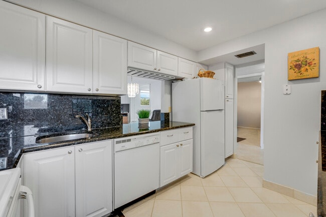 Building Photo - 6461 NW 2nd Ave