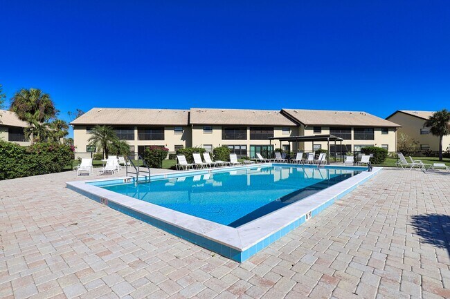 Building Photo - Seasonal Short-term 2-Bedroom 2-Bathroonm Condo located at Mission Lakes!