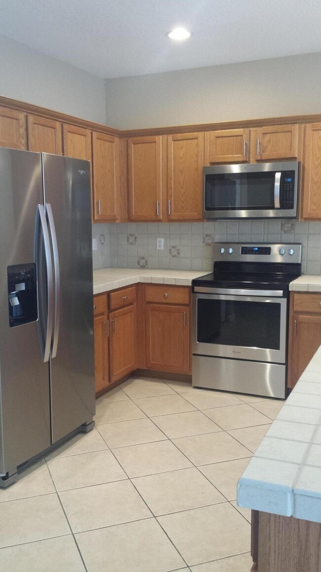 Building Photo - 3027 N Evergreen Cir
