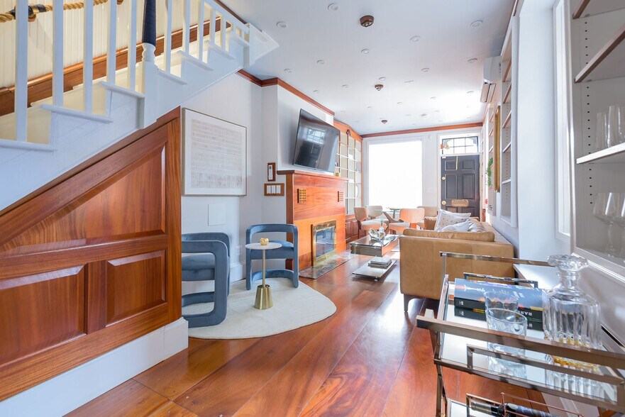Building Photo - 1038 29th St NW