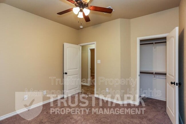 Building Photo - 1304 Risen Star Ln