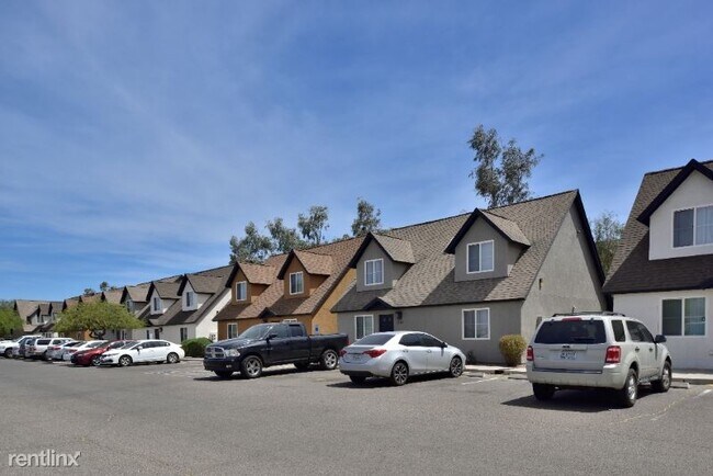 Building Photo - 5 br, 2 bath Townhome - 2326 N. 6th Ave