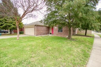 Building Photo - 1100 Alexandria Dr