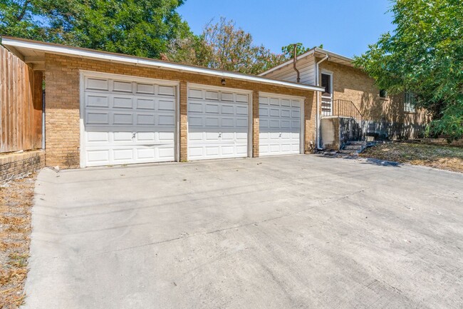 Building Photo - ALAMO HEIGHTS I.S.D.