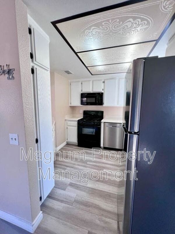 Building Photo - 27773 Moonridge Dr