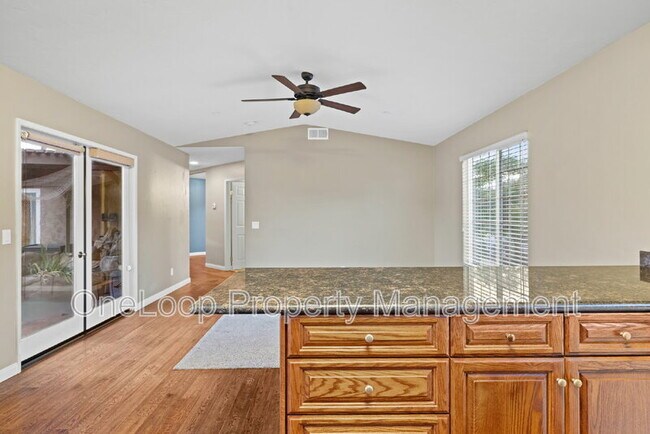 Building Photo - 8823 Los Coches Rd