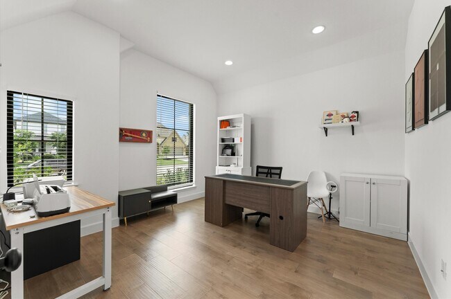 Building Photo - 13022 Soaring Frst Dr