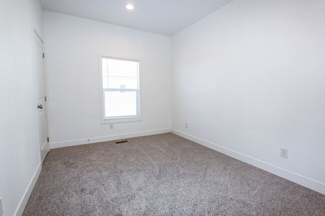 Building Photo - New Manufactured Home in Paudlen