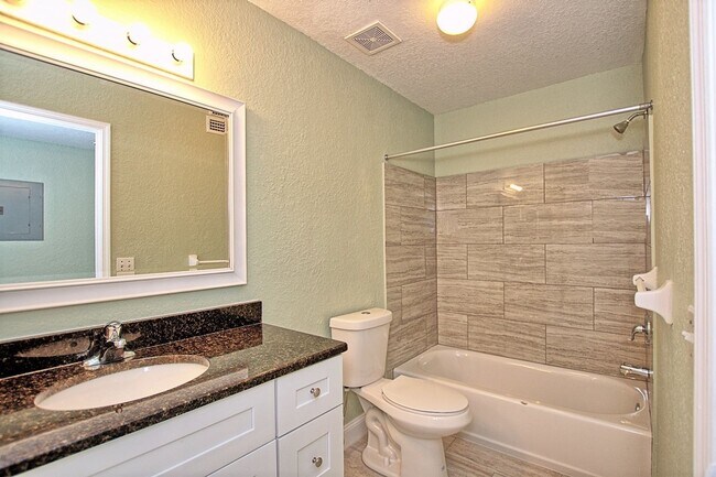 Building Photo - 1 bed/ 1 bath with one car garage in Audub...