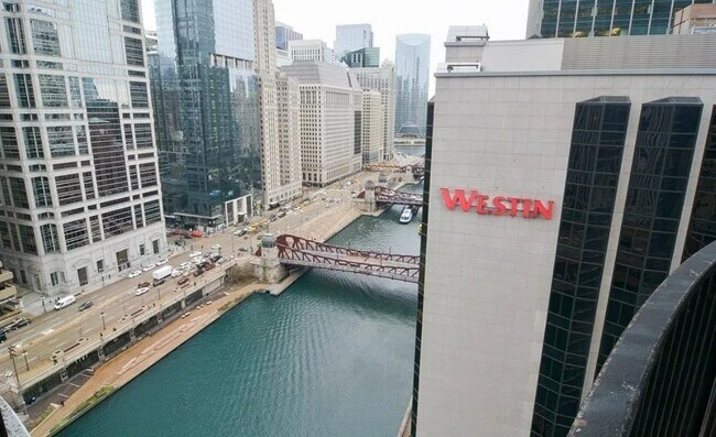 Building Photo - 300 N State St