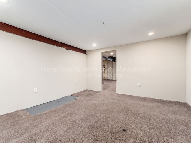 Building Photo - 1621 Sullivant Ave