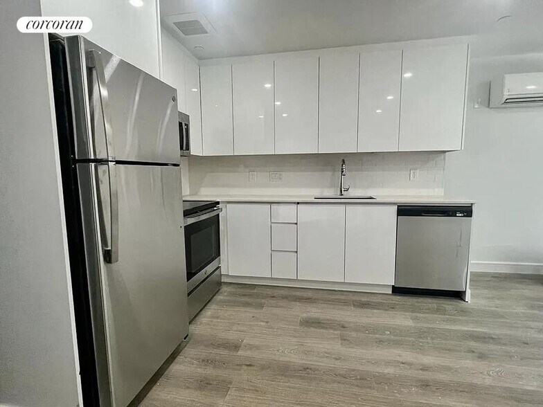 Primary Photo - 155 Withers St