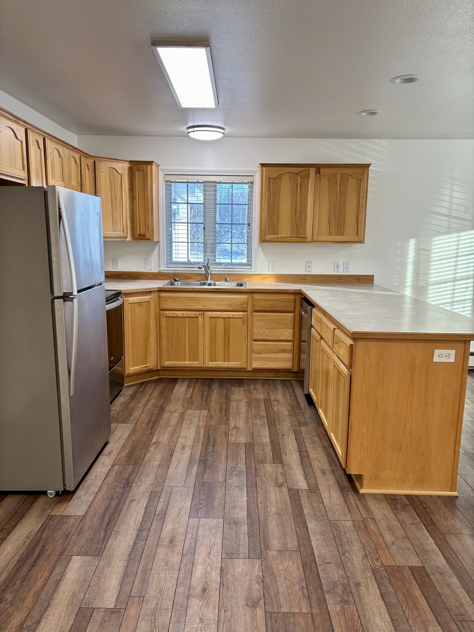 Kitchen - 4865 W Reliance Rd