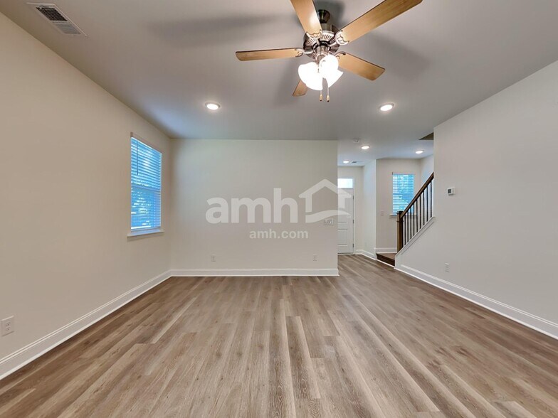 Building Photo - 1502 Brookgreen Dr