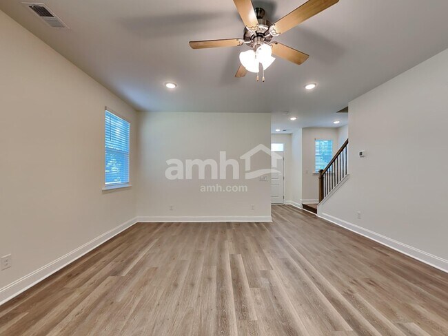 Building Photo - 1502 Brookgreen Dr