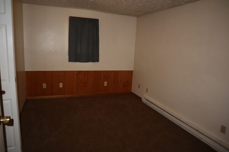 Building Photo - 442 3rd St