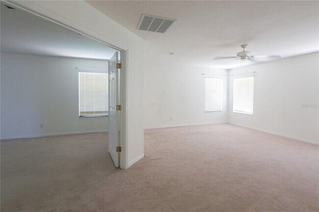 Building Photo - 16801 Sunrise Vista Dr