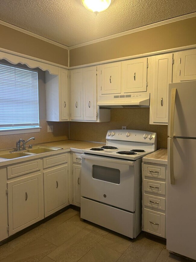 Building Photo - 5707 Sorenson St