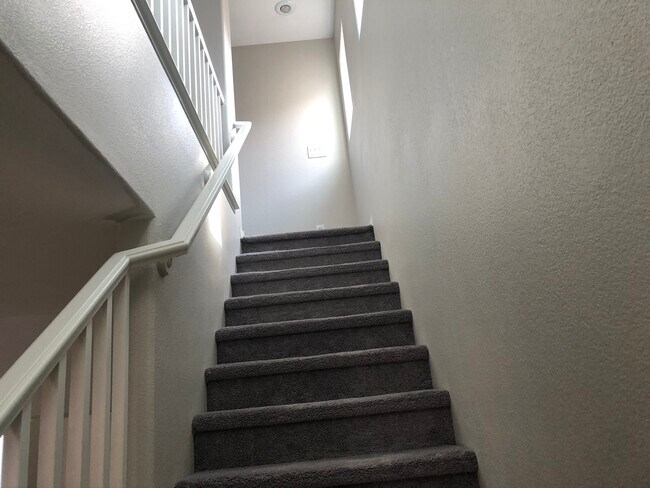 Building Photo - 8192 Blue Hope Diamond Ln