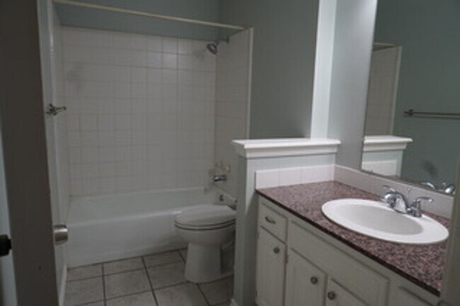 Building Photo - Charming 3-Bed, 2-Bath Home in South Tulsa