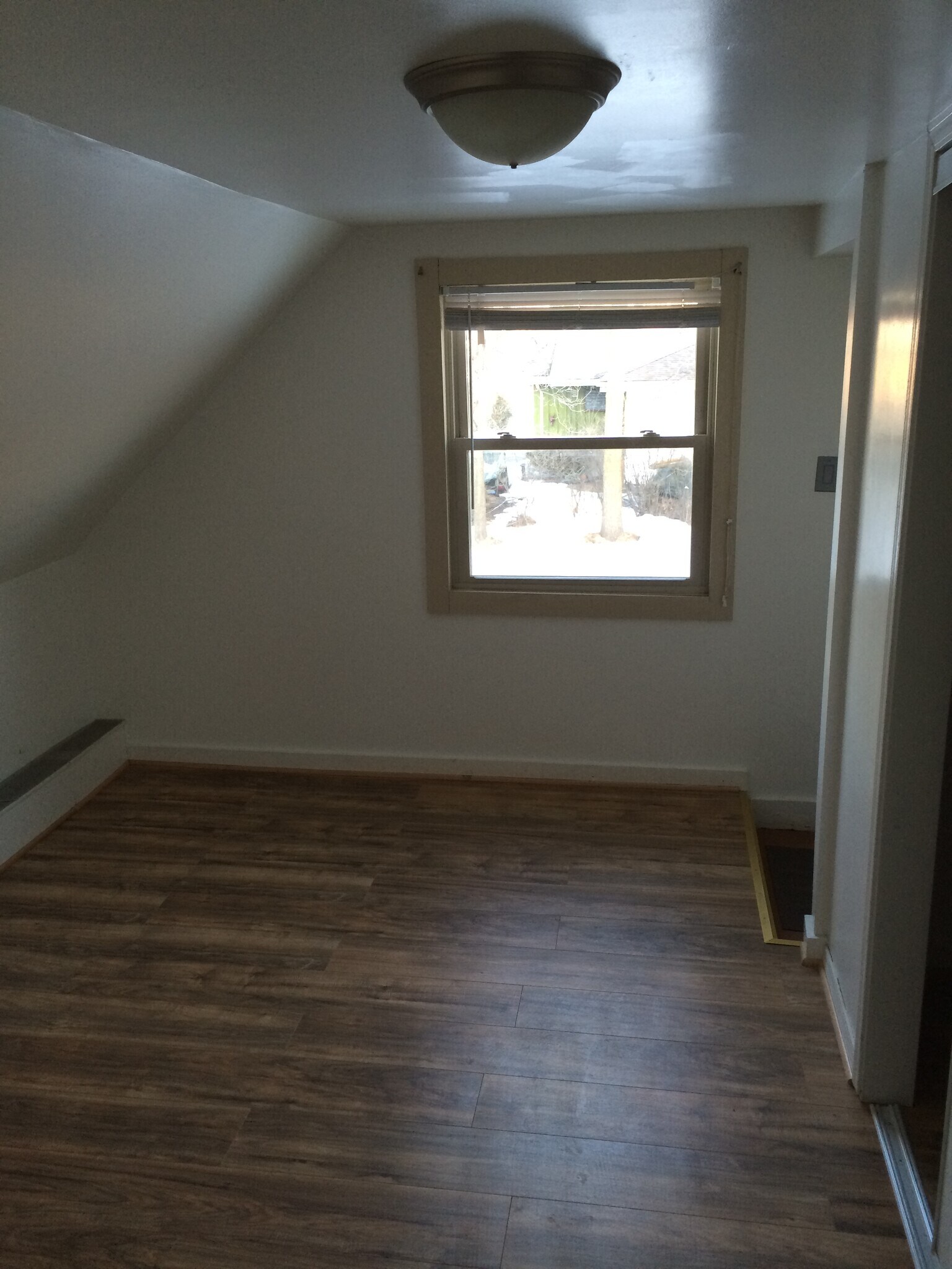 Building Photo - 401 E Ryan Rd