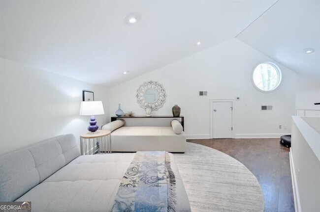 Building Photo - 625 Idlewood Dr NW