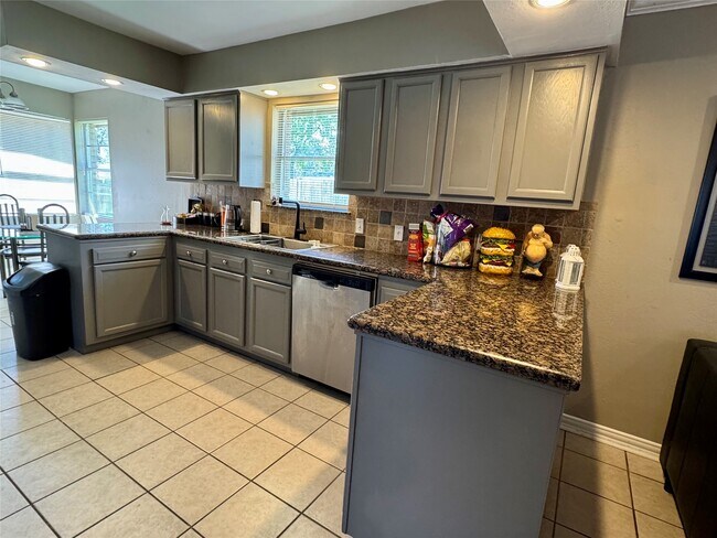 Building Photo - 5218 Willowbend Blvd