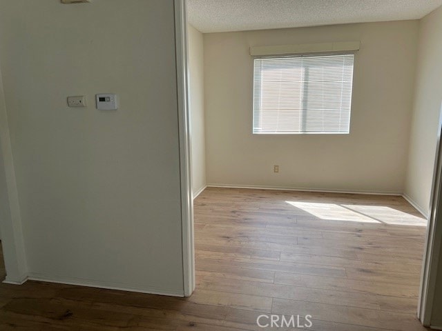 Building Photo - 991 Riviera Ave