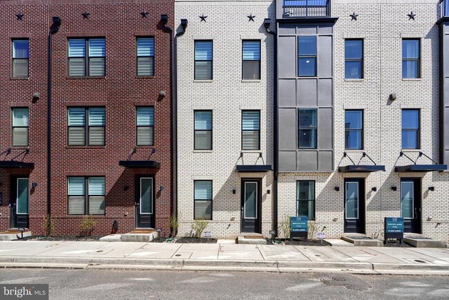 Primary Photo - 111 Glass Ln