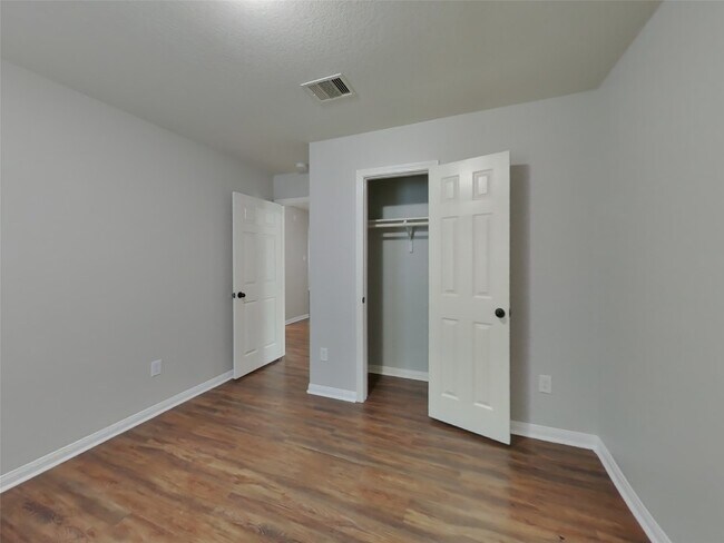 Building Photo - 12030 Green Bluff Ct