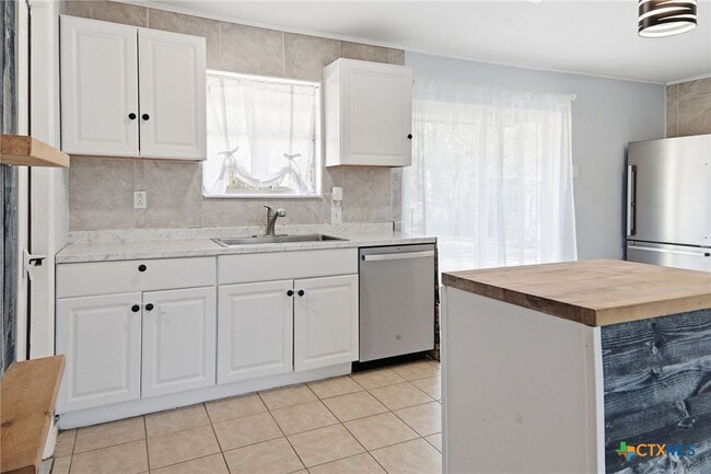 Building Photo - 1403 Little St