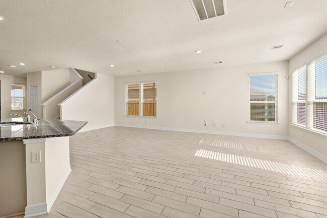 Building Photo - 4822 Hickory Deer Ln