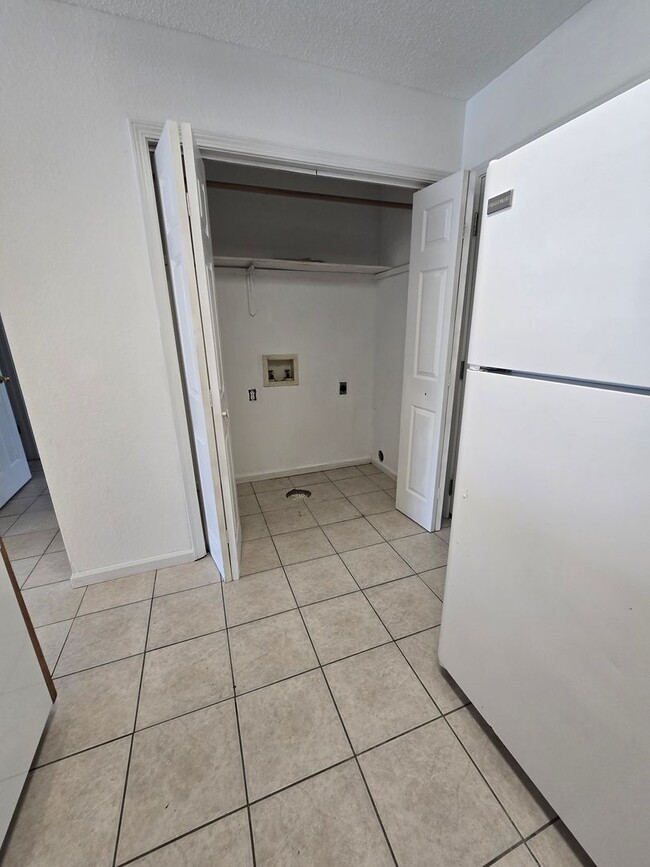 Building Photo - 4401 W Jeana Ct