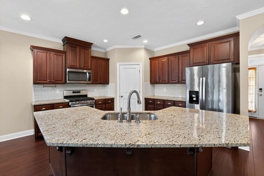 Building Photo - 2226 Kendall Park Dr