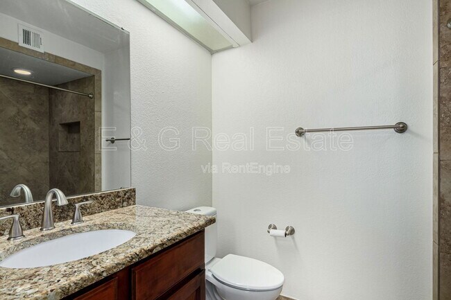 Building Photo - 1905 E University Dr