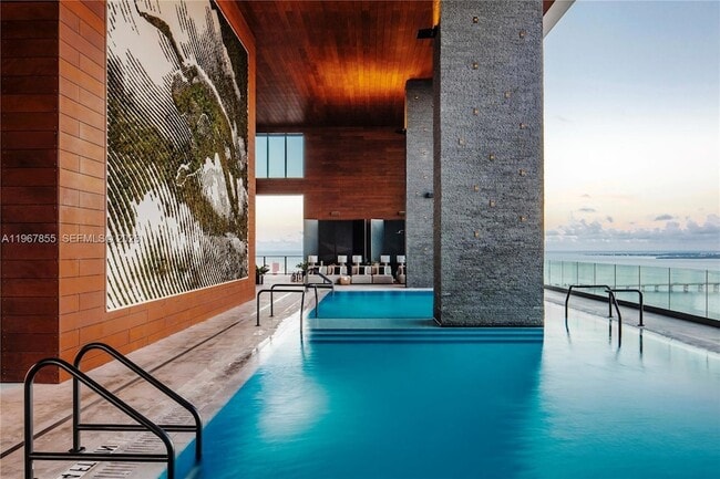 Building Photo - 1451 Brickell Ave