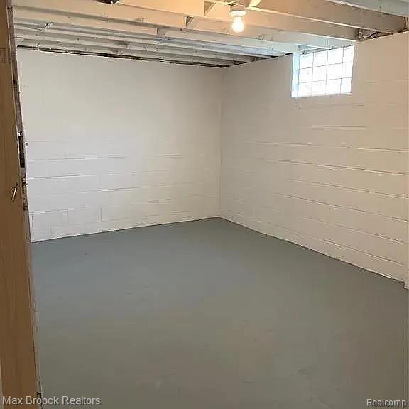 Building Photo - 252 N Harvey St