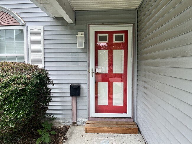Building Photo - 9251 Hickory St
