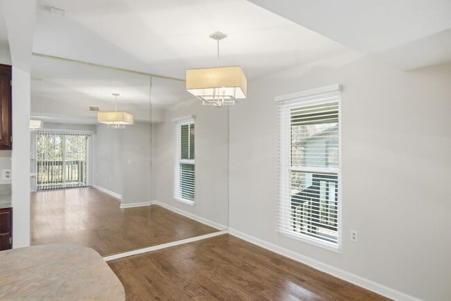 Building Photo - Spacious Condo • Pool Community • Prime Location