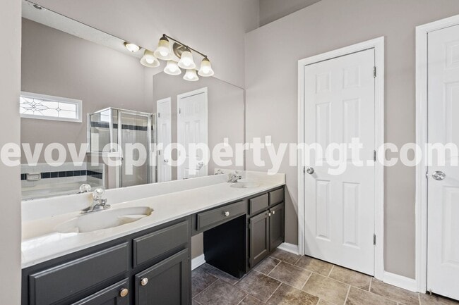 Building Photo - 4431 Boone Manor Dr