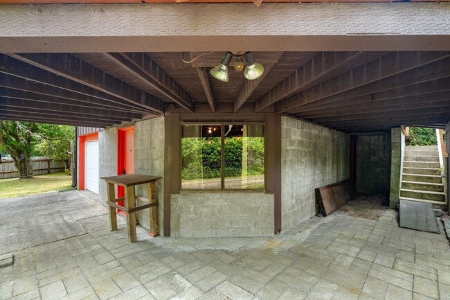Building Photo - 3612 Seabreeze Ave