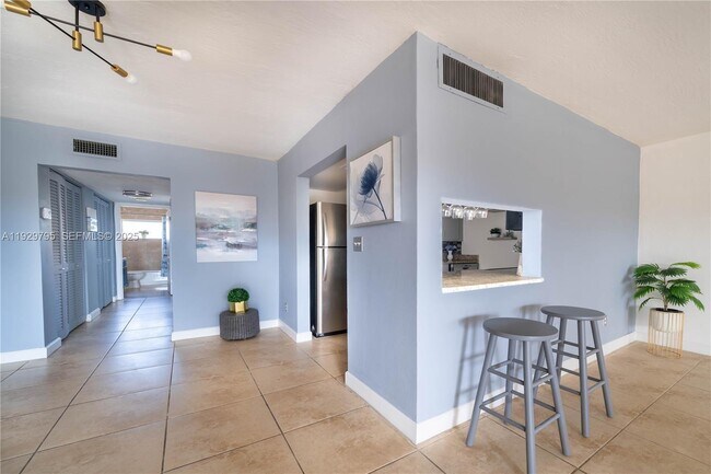 Building Photo - 1855 NE 121st St