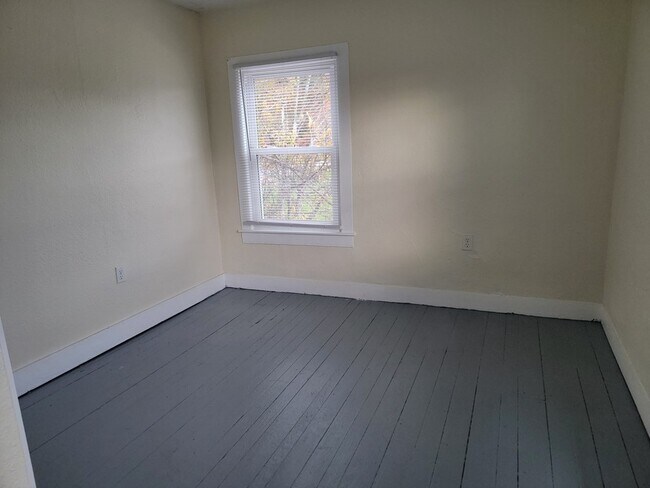 Building Photo - 14212 Shields Bridge Rd