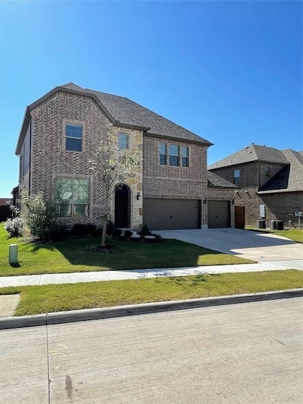 Building Photo - 4021 Angelina Dr