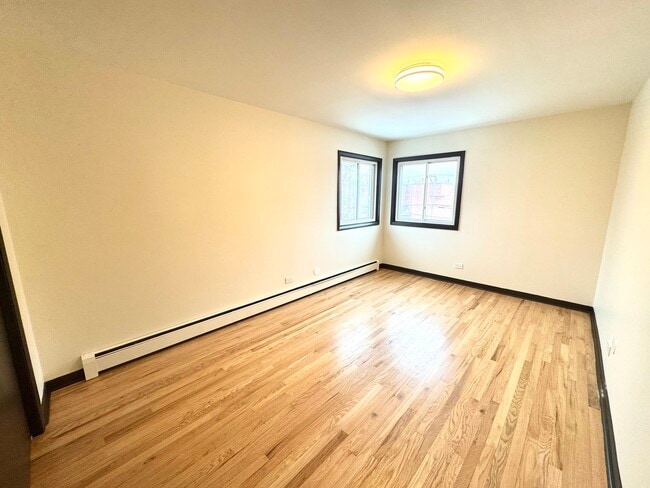 Building Photo - 424 Elgin Ave