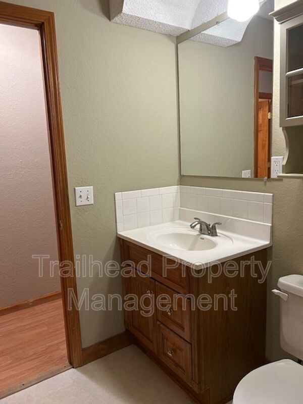 Building Photo - 401 SW Stoney Brook Ln
