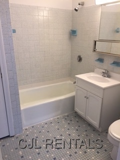 Building Photo - 71 Montvale Ave